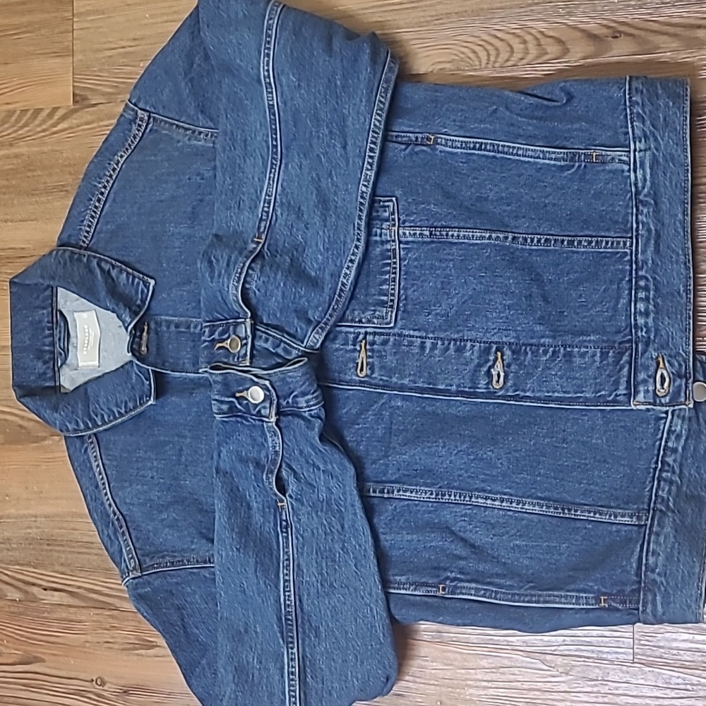 men Everlane Blue Lightweight Shirt Jacket used good‎ condition.